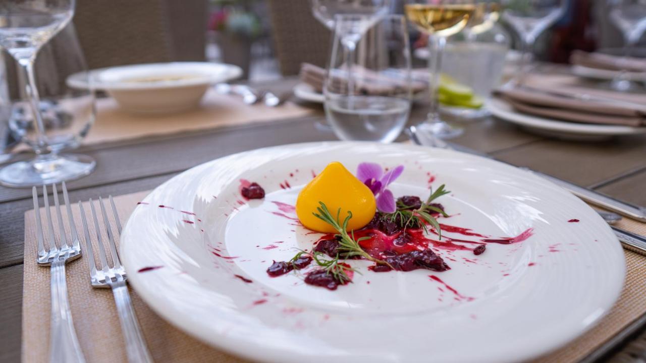 Boutique Odyseja & Spa Ciechocinek Exterior photo A plate of food